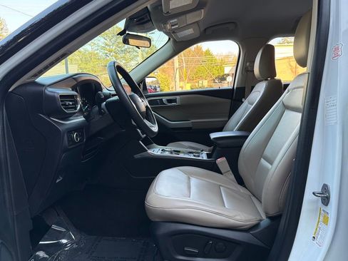 Used 2024 Ford Explorer XLT w/ Equipment Group 202A image 24