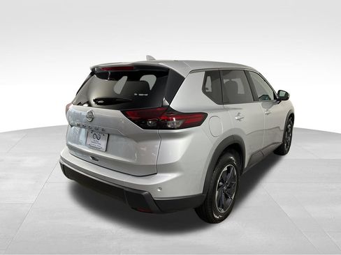Used 2025 Nissan Rogue SV FWD image 9