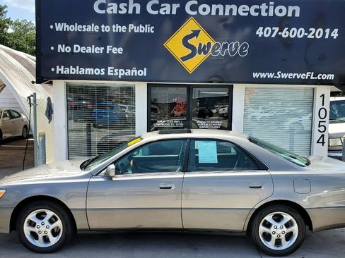 Used 2001 Lexus ES 330 FWD image 9