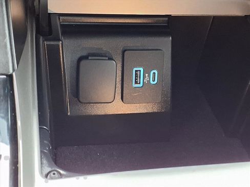 Used 2022 Ford Explorer ST w/ Equipment Group 401A image 9