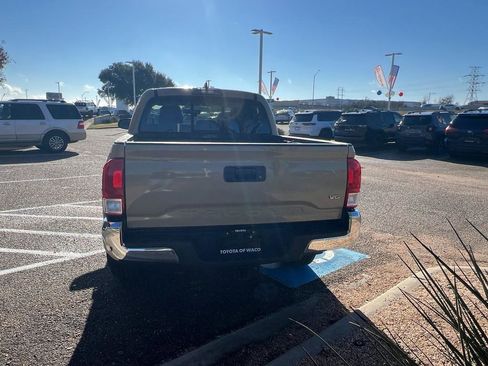 Used 2017 Toyota Tacoma SR5 image 26