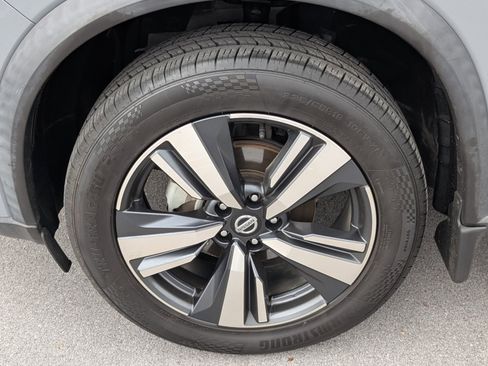 Used 2021 Nissan Rogue SL w/ Premium Package image 26