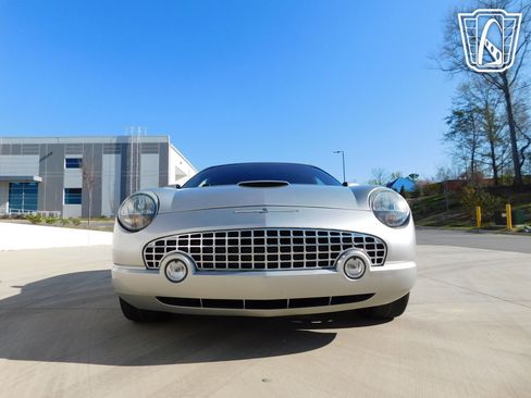 Used 2004 Ford Thunderbird image 3