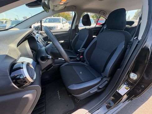 Used 2025 Nissan Versa SV FWD image 34