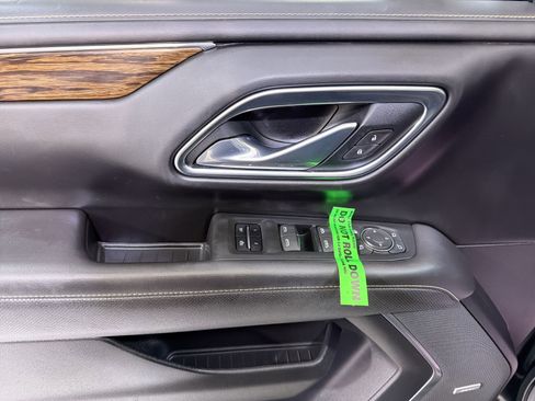 Used 2021 Chevrolet Tahoe Premier w/ Premium Package image 12