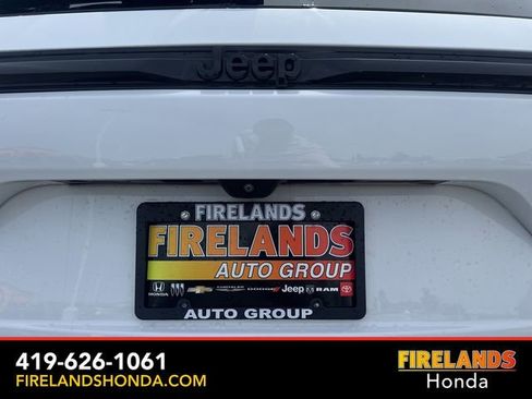 Used 2023 Jeep Grand Cherokee Altitude AWD/4WD image 39