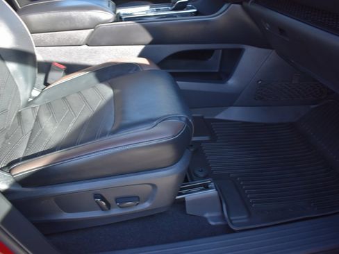 Used 2022 Nissan Pathfinder Platinum w/ Cargo Package image 7