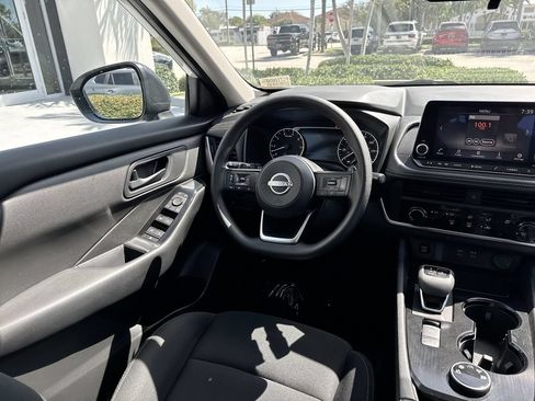 Used 2024 Nissan Rogue S AWD/4WD image 21