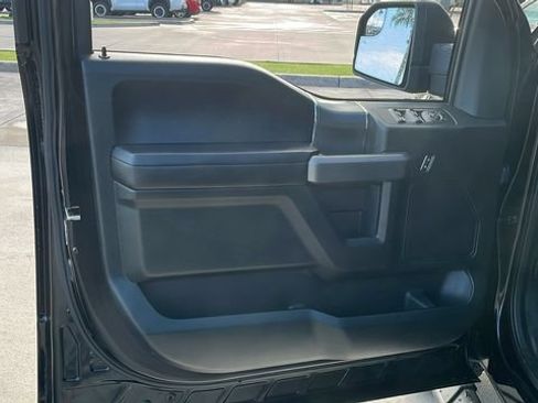 Used 2017 Ford F150 XLT w/ Equipment Group 302A Luxury AWD/4WD image 5