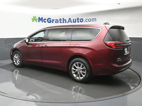 Used 2023 Chrysler Pacifica Touring-L w/ Uconnect Theater Family Group AWD/4WD image 25