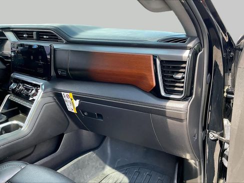 Used 2024 GMC Sierra 1500 Denali w/ Denali Reserve Package AWD/4WD image 19