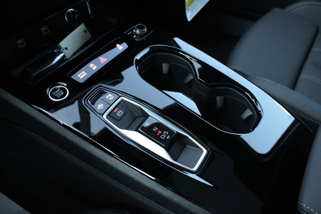 New 2026 Audi A6 Premium Plus AWD/4WD image 17