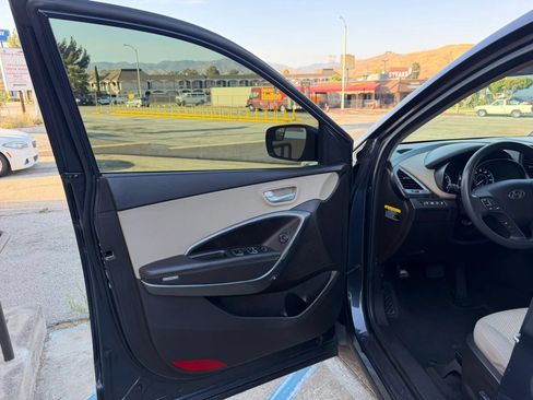 Used 2018 Hyundai Santa Fe Sport w/ 2.4L Value Package 02 FWD image 9
