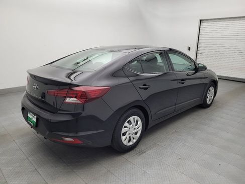 Used 2019 Hyundai Elantra SE w/ Cargo Package FWD image 9