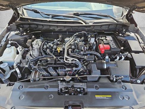 Used 2024 Nissan Altima 2.5 SV FWD image 21