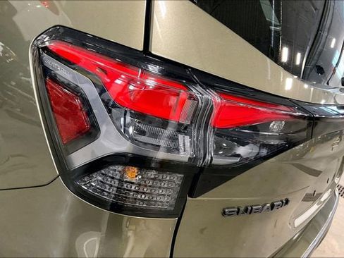 Used 2025 Subaru Forester Premium image 29