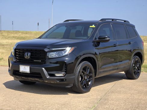 Used 2024 Honda Passport Black Edition image 2