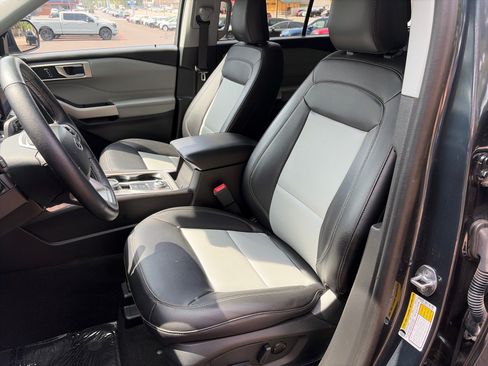 Used 2024 Ford Explorer XLT w/ Equipment Group 202A AWD/4WD image 14