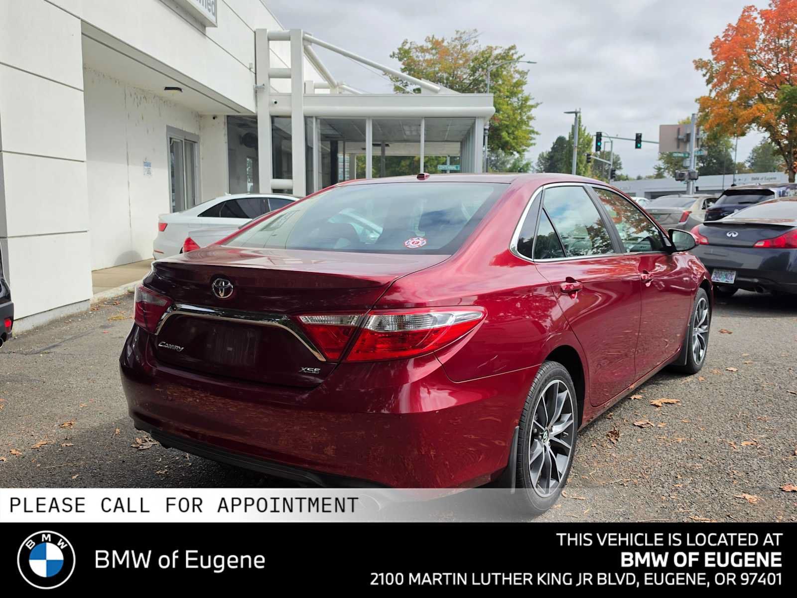 Used 2015 Toyota Camry XSE w/ Moonroof Package FWD image 3