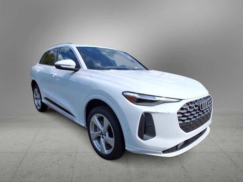 New 2025 Audi Q5 Premium Plus image 2