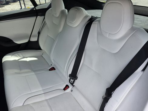Used 2022 Tesla Model S Plaid image 15