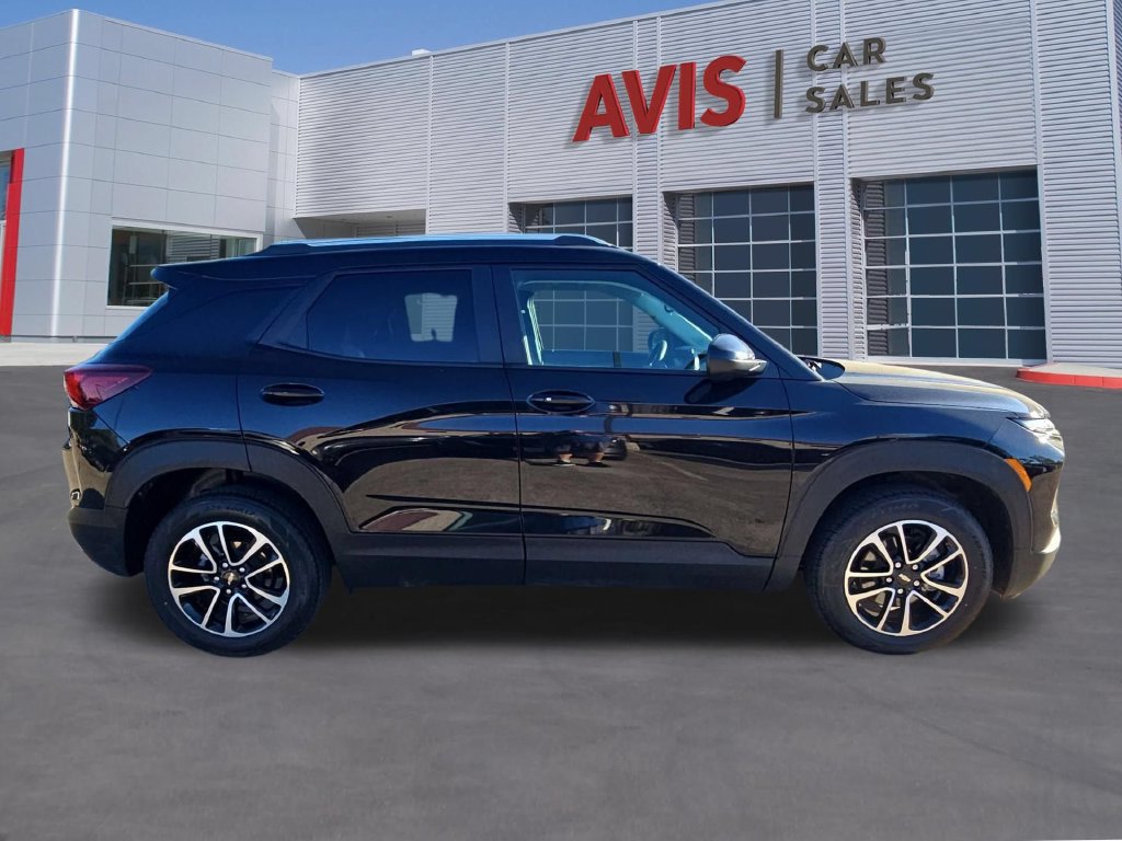 Used 2025 Chevrolet TrailBlazer LT AWD/4WD image 5