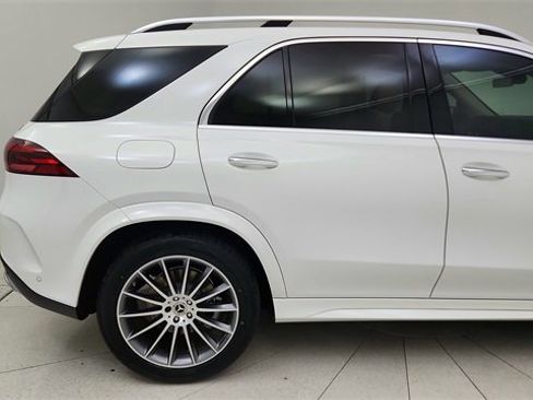 Used 2025 Mercedes-Benz GLE 350 4MATIC w/ AMG Line Exterior image 12