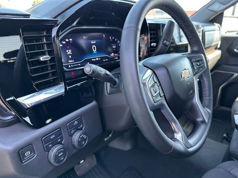 Used 2025 Chevrolet Silverado 1500 LT AWD/4WD image 16