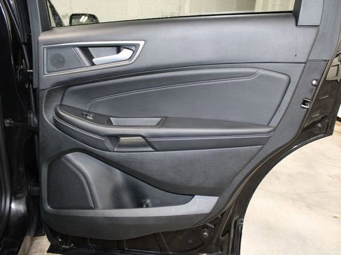 Used 2024 Ford Edge Titanium image 33