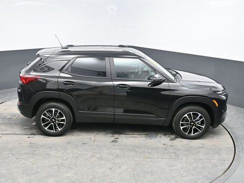 Used 2025 Chevrolet TrailBlazer LT w/ Driver Confidence Package image 21