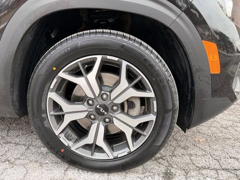 Used 2022 Kia Seltos EX image 9