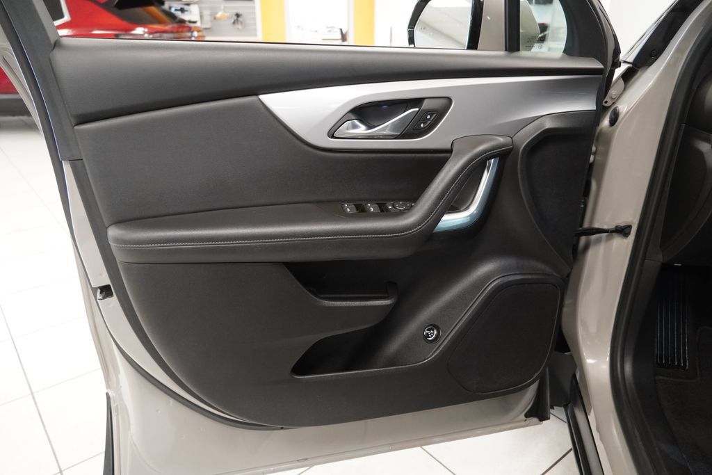 Used 2021 Chevrolet Blazer LT FWD image 17