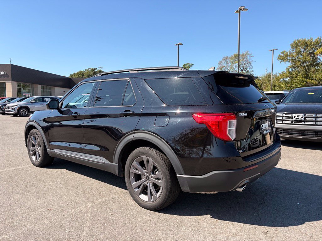 Used 2023 Ford Explorer XLT w/ Equipment Group 202A RWD image 5