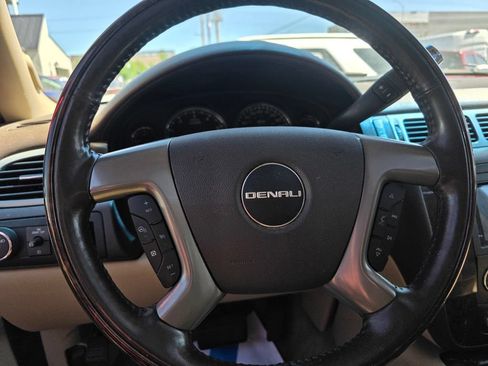 Used 2014 GMC Yukon XL Denali AWD/4WD image 7