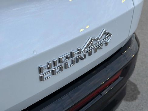 New 2026 Chevrolet Traverse High Country w/ LPO, Floor Liner Package image 28