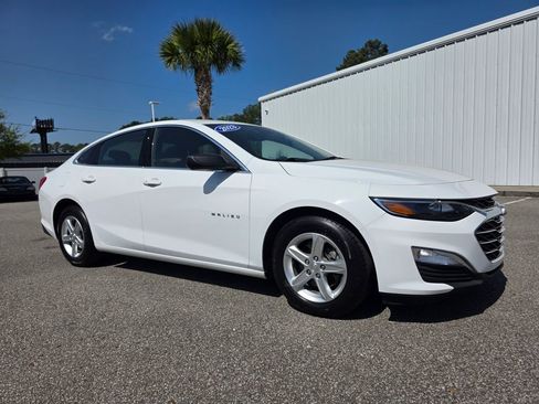 Used 2023 Chevrolet Malibu LS image 2