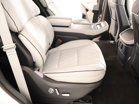 New 2026 Lincoln Navigator Black Label AWD/4WD image 16