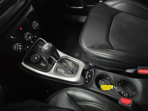 Used 2018 Jeep Compass Latitude w/ Cold Weather Group AWD/4WD image 26