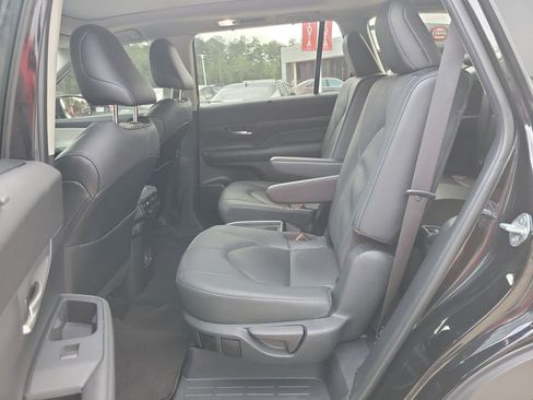 Used 2025 Toyota Grand Highlander AWD image 30