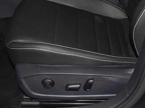 Used 2024 Volkswagen Jetta SE image 12