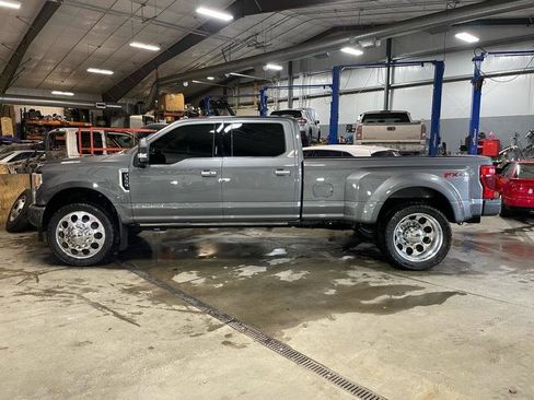 Used 2022 Ford F350 Limited AWD/4WD image 5