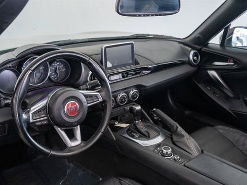 Used 2019 FIAT 124 Spider Lusso w/ Convenience Group RWD image 10