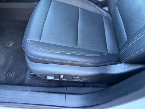 Used 2025 Chevrolet Equinox EV LT image 27