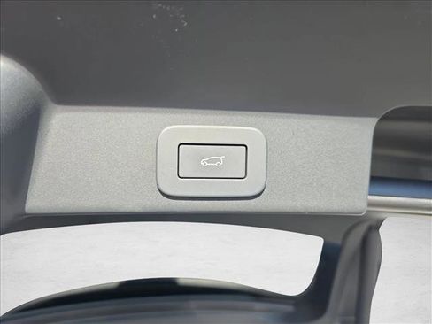 Certified 2024 Jaguar F-PACE SVR image 13