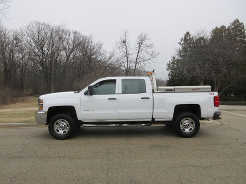 Used 2018 Chevrolet Silverado 2500 W/T w/ Snow Plow Prep Package image 24
