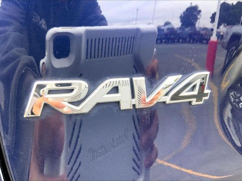 Used 2023 Toyota RAV4 XLE Premium FWD image 31