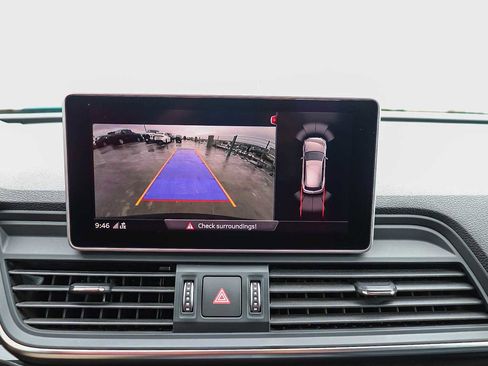 Used 2020 Audi Q5 e Premium Plus w/ Premium Plus Package image 37