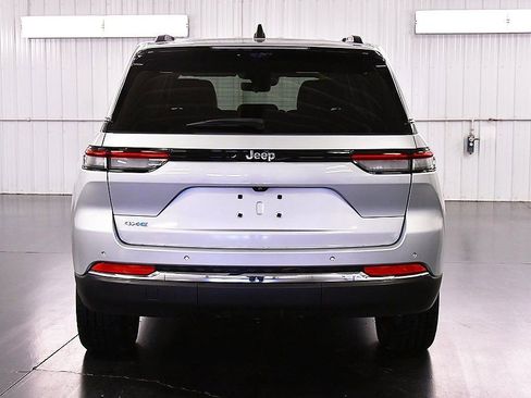 Used 2023 Jeep Grand Cherokee 4WD 4xe w/ Luxury Tech Group II image 6