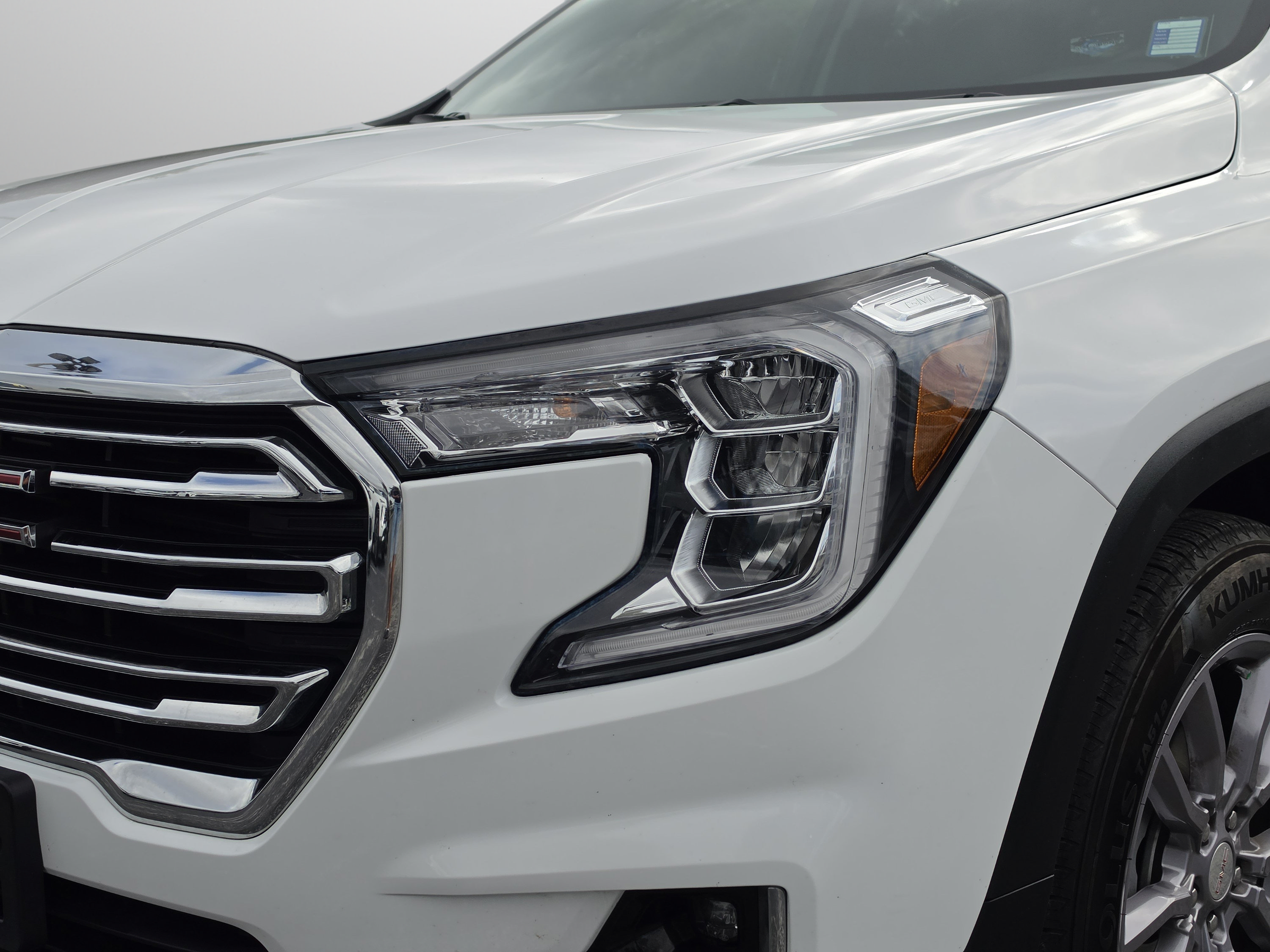 Used 2023 GMC Terrain SLT AWD/4WD image 13