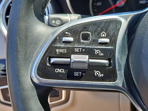 Used 2020 Mercedes-Benz GLC 300 4MATIC image 22
